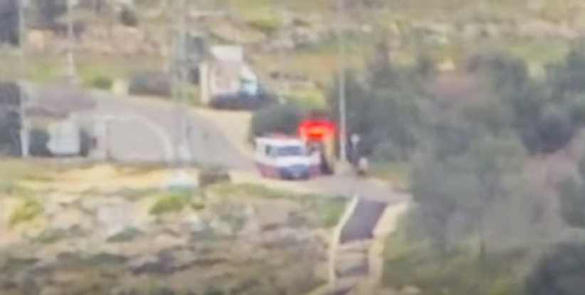 فلسطين – مستوطن دهس طفل في مسافر يطا، ما أدى إلى وقوع إصابات واعتقالات خلال هجمات متفرقة