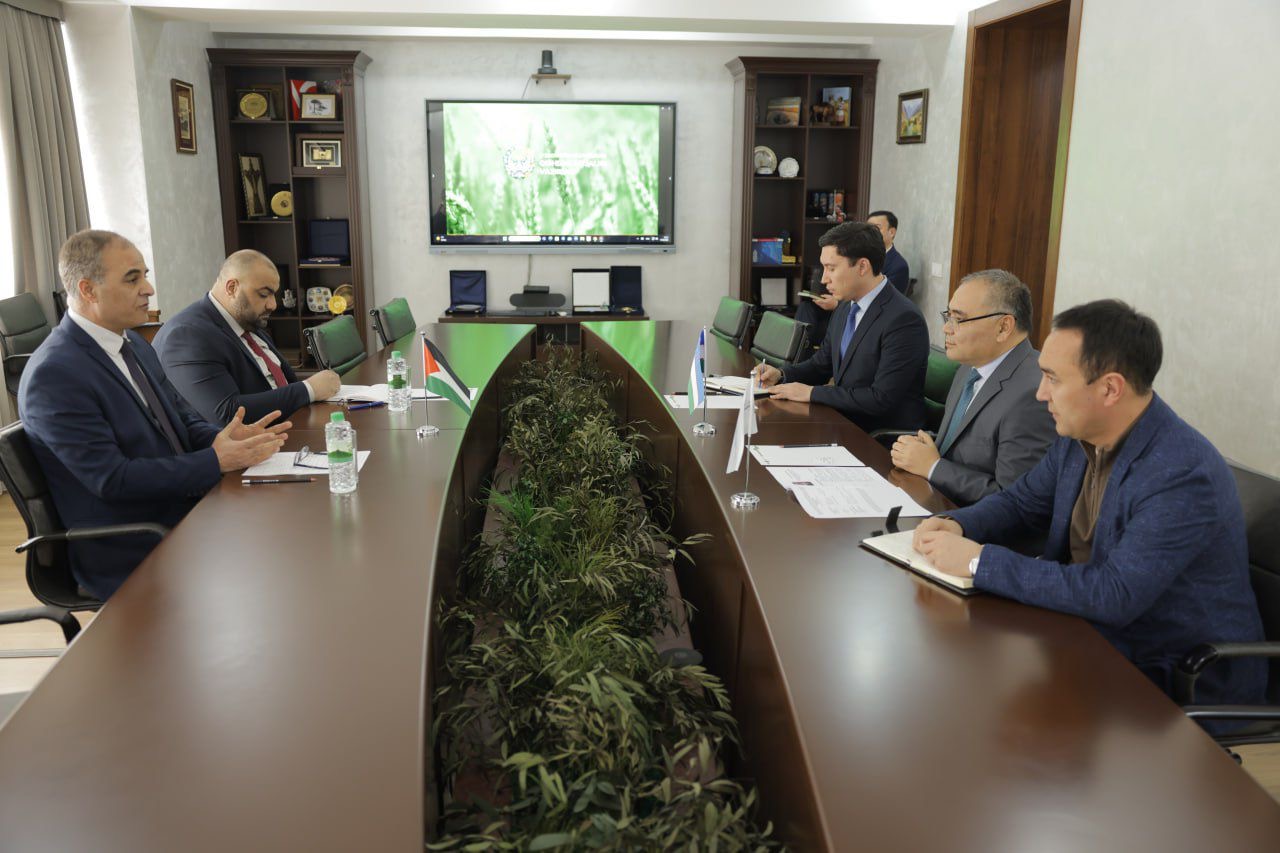 فلسطين – وزير الزراعة الأوزبكي يأمر بالبدء الفوري بتنفيذ اتفاقية تعاون في المجال الزراعي بين فلسطين وأوزبكستان