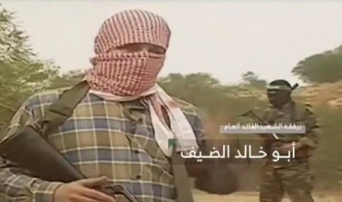 لأول مرة منذ عام 2006.. “القسام” تكشف عن هوية مرافق القائد الضيف