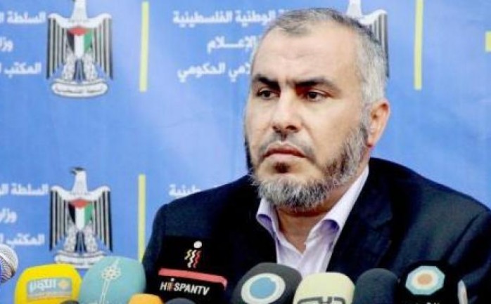 غازي حمد: قضية السلاح يمكن معالجتها ونسعى لتجنّب عودة الحرب في غزة