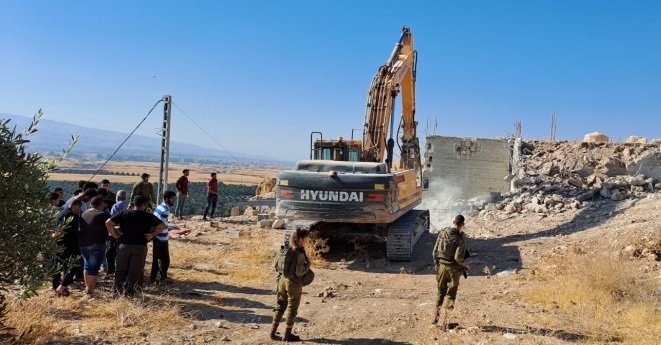 فلسطين – قوات الاحتلال تبدأ بهدم منشآت في الأغوار الشمالية