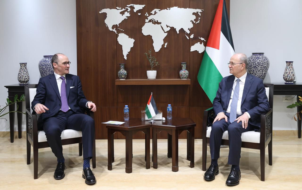 فلسطين – رئيس مجلس الوزراء يبحث مع وفد رسمي ألماني آخر التطورات السياسية والاقتصادية والإنسانية فلسطين – رئيس مجلس الوزراء يبحث مع وفد رسمي ألماني آخر التطورات السياسية والاقتصادية والإنسانية
