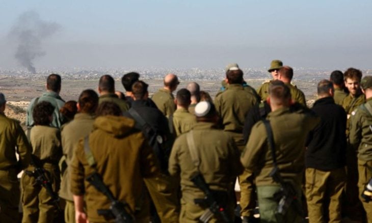 فلسطين – الاحتلال يواصل خروقاته.. قصف جوي في خان يونس ومدفعي في البريج وإطلاق نار