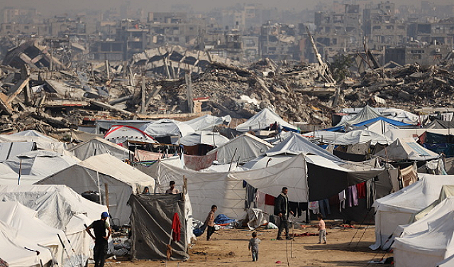 فلسطين المحتلة – أوامر للجيش الإسرائيلي بتنفيذ عمليات هجومية دون مراعاة اتفاق ترامب.. استمرار الاغتيالات في غزة وتفجير المباني في جنوب وشمال القطاع.