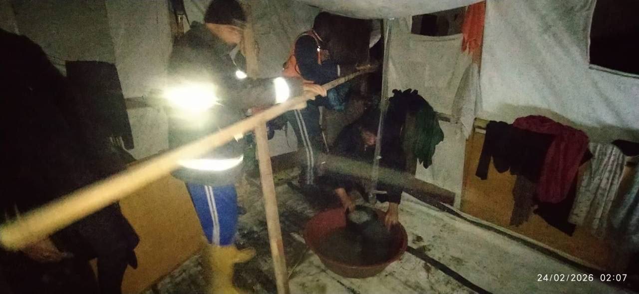 فلسطين – قصف مدفعي في رفح والتفاح وقصف على الساحات السكنية والأمطار تغرق خيم النازحين في مناطق متفرقة من قطاع غزة.