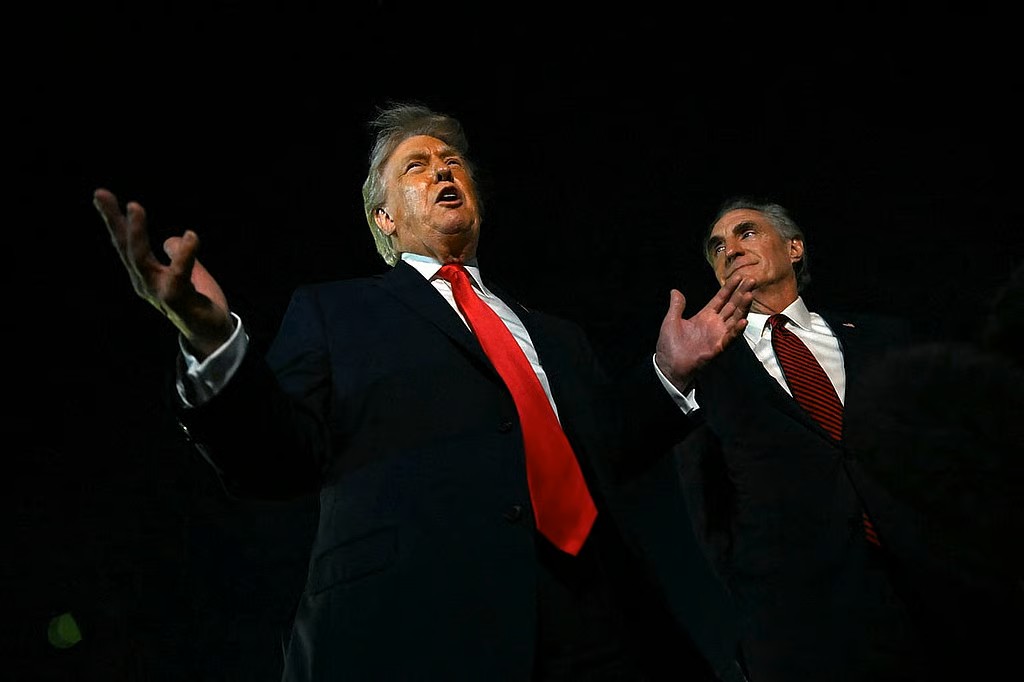 فلسطين – ترامب بصلاحيات حصرية.. يكشف عن نسخة من ميثاق “مجلس السلام” في غزة