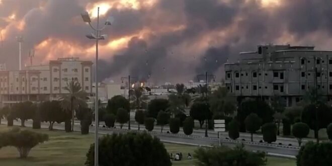 الحوثيون يقصفون الرياض بالصواريخ فجر اليوم ..