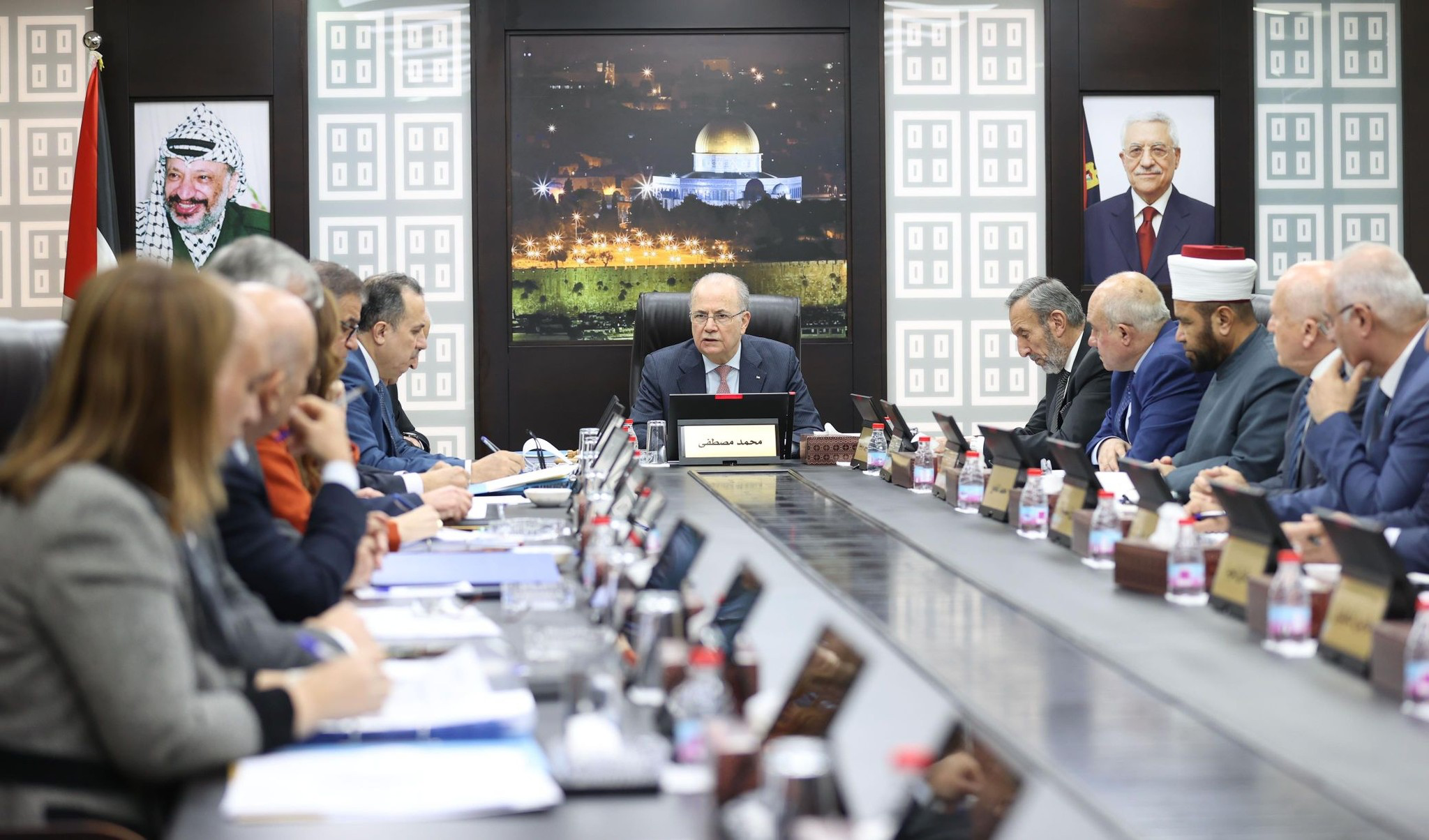 فلسطين – الحكومة تعتمد موازنة الطوارئ 2026: التقشف المالي واعتماد سياسة “صفر تشغيل”