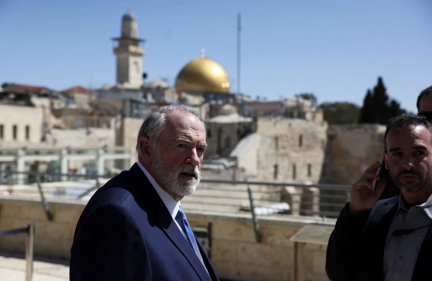 فلسطين المحتلة – في سابقة تاريخية: واشنطن تبدأ تقديم الخدمات القنصلية داخل مستوطنات الضفة الغربية